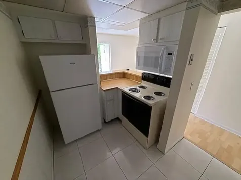 1844 Fairview Villas Drive Palm Springs FL 33406