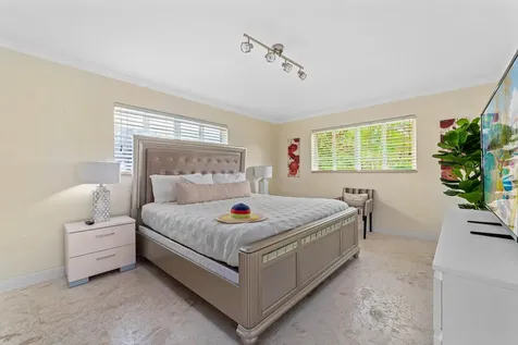 2757 NE 14th Avenue Wilton Manors FL 33334