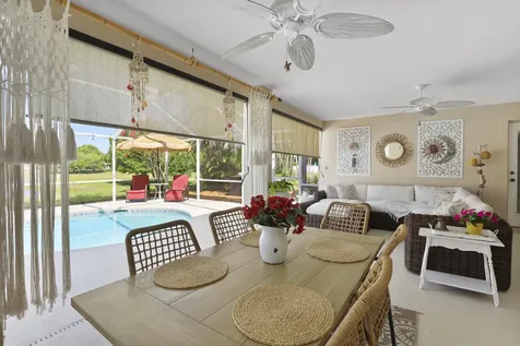 375 E Temple Court Court SW Vero Beach FL 32968