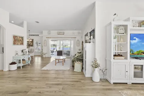 375 E Temple Court Court SW Vero Beach FL 32968