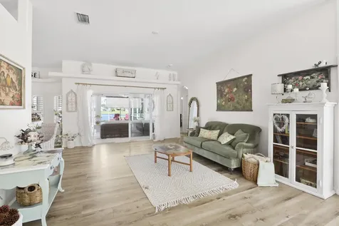 375 E Temple Court Court SW Vero Beach FL 32968