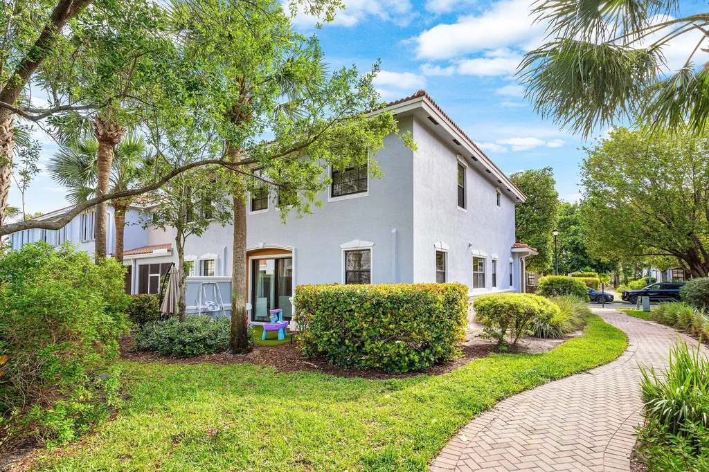128 Delancey Avenue Delray Beach FL 33484