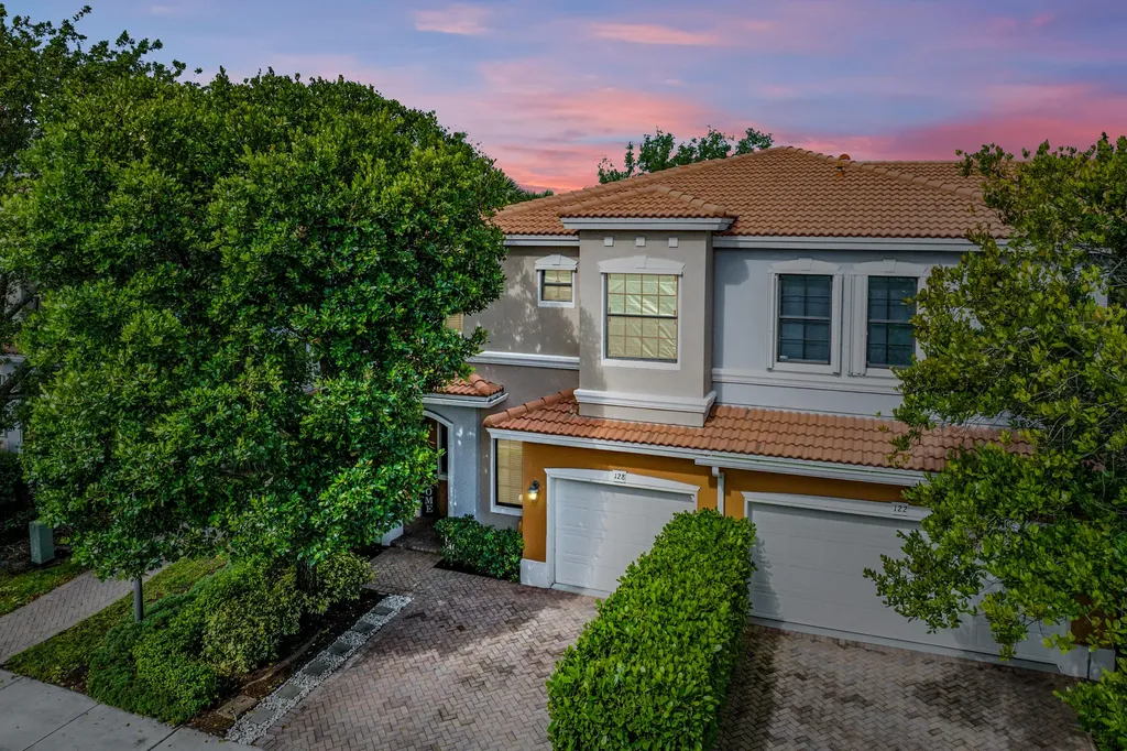 128 Delancey Avenue Delray Beach FL 33484