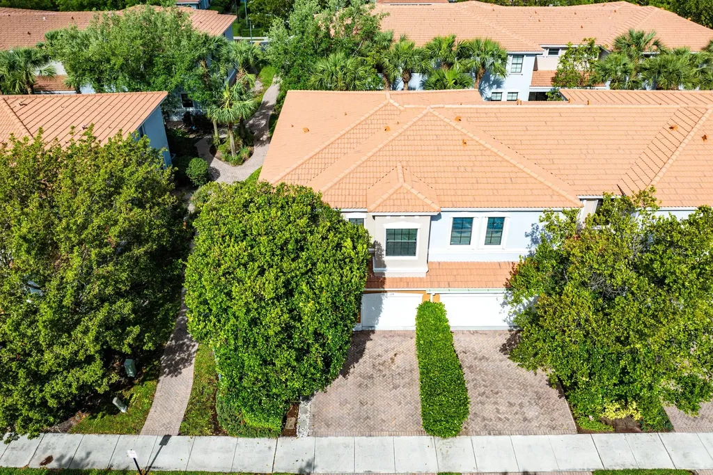 128 Delancey Avenue Delray Beach FL 33484