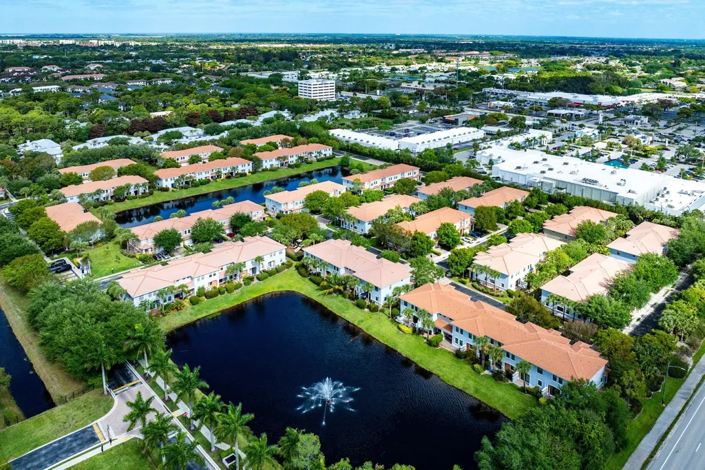 128 Delancey Avenue Delray Beach FL 33484
