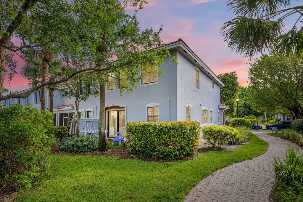 128 Delancey Avenue Delray Beach FL 33484