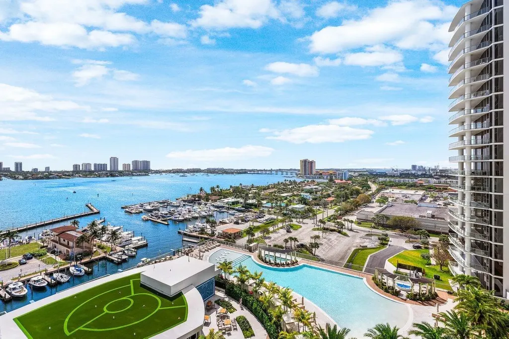 220 Lake Shore Drive Lake Park FL 33403