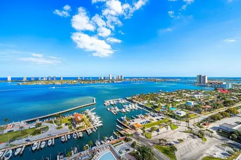 220 Lake Shore Drive Lake Park FL 33403