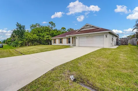 2125 SW Salvatierra Boulevard Port St Lucie FL 34987
