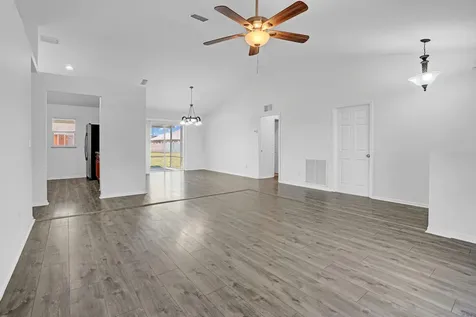 2125 SW Salvatierra Boulevard Port St Lucie FL 34987