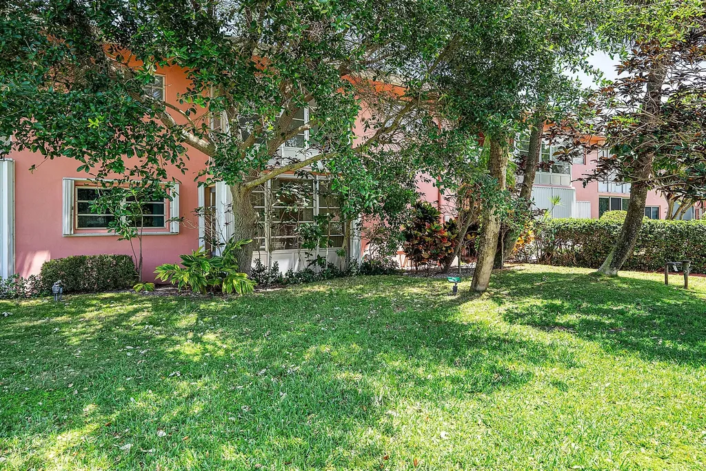 300 NE 20th Street Boca Raton FL 33431