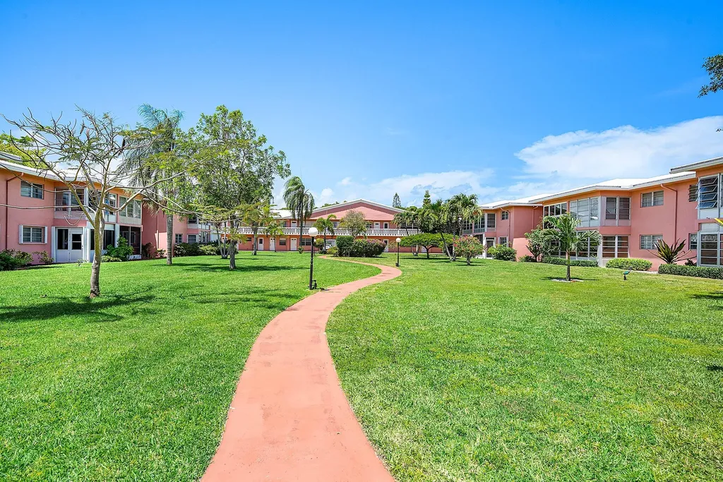 300 NE 20th Street Boca Raton FL 33431