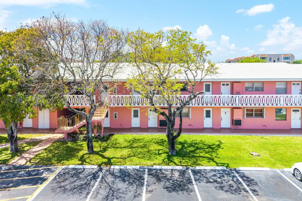 300 NE 20th Street Boca Raton FL 33431