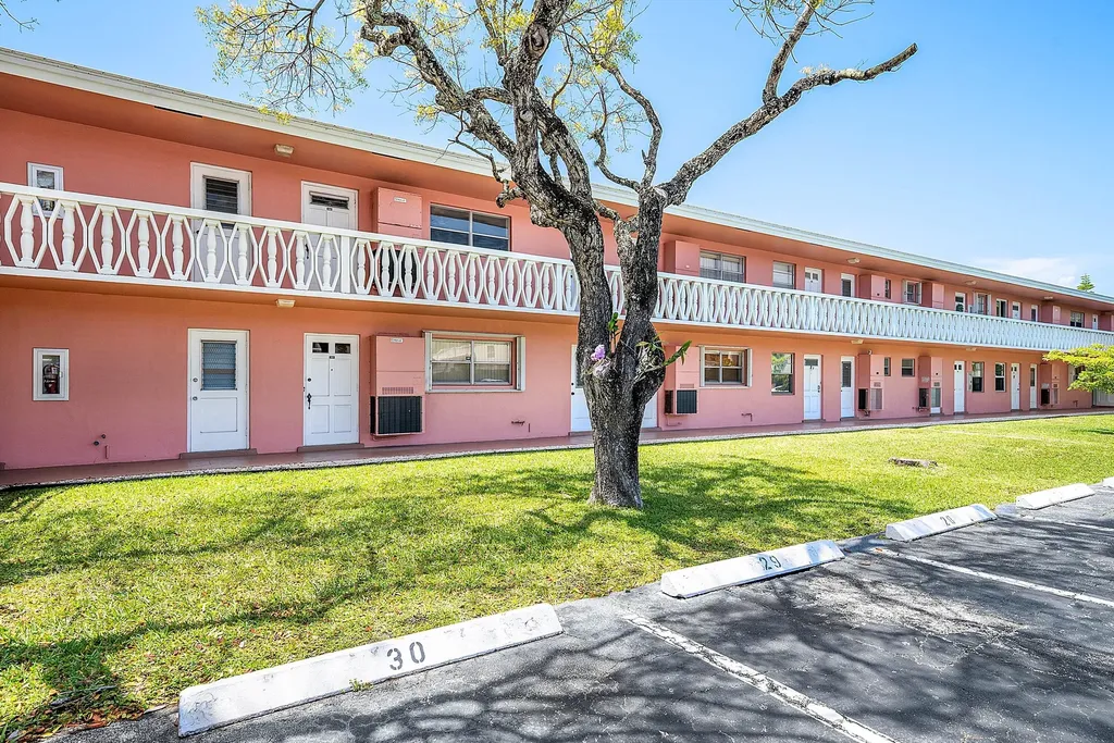 300 NE 20th Street Boca Raton FL 33431