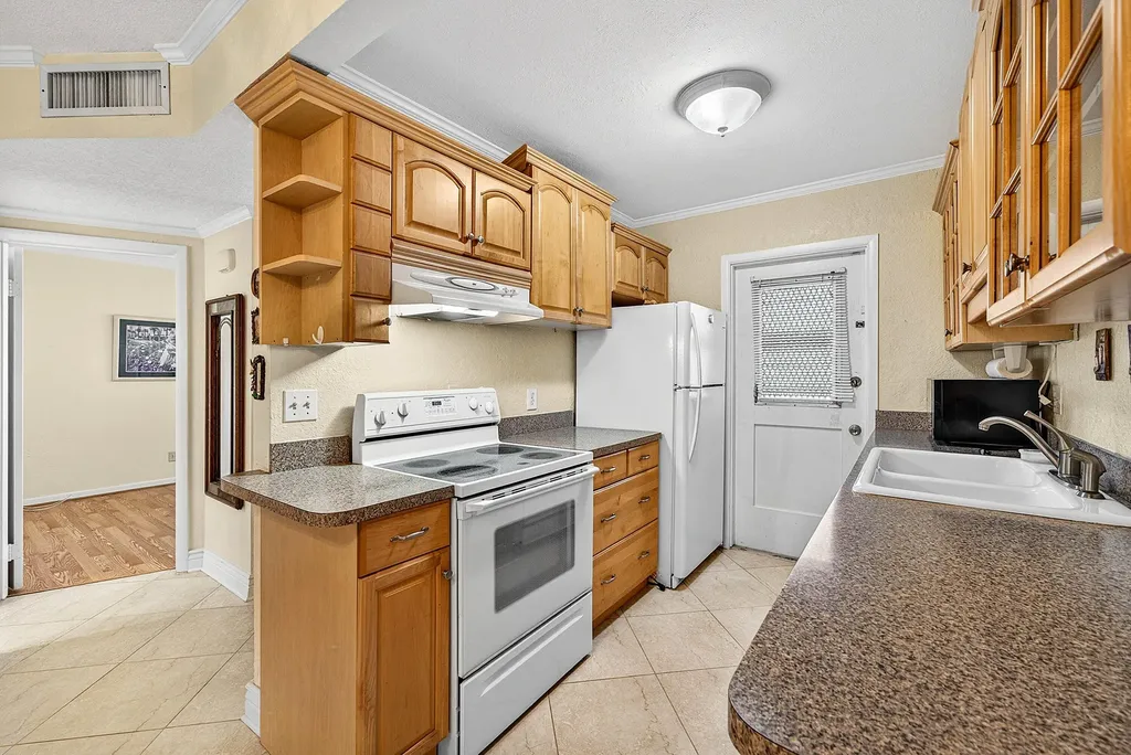 300 NE 20th Street Boca Raton FL 33431