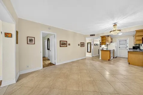 300 NE 20th Street Boca Raton FL 33431