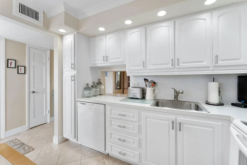 2515 NE 2nd Court Boynton Beach FL 33435