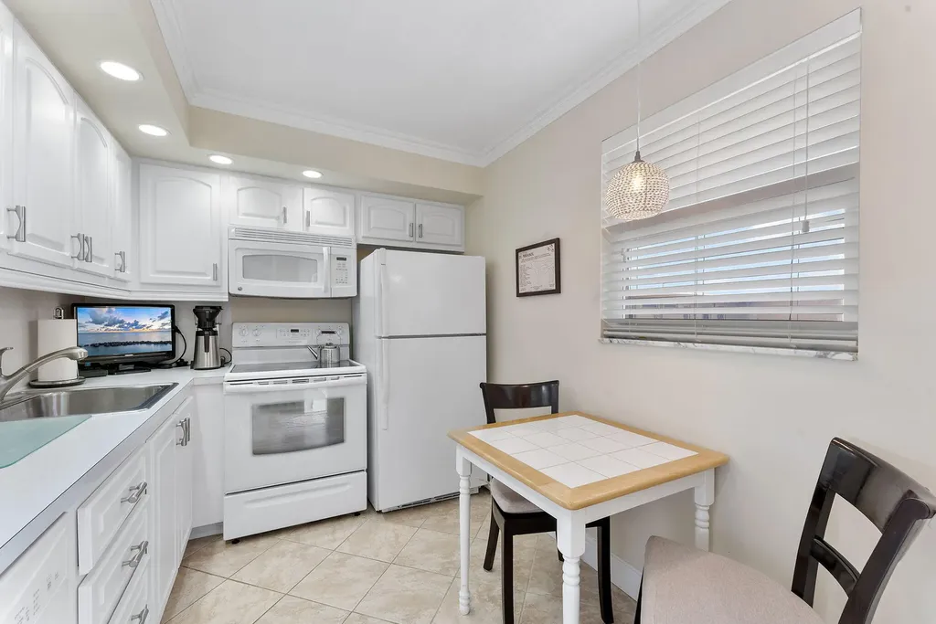 2515 NE 2nd Court Boynton Beach FL 33435