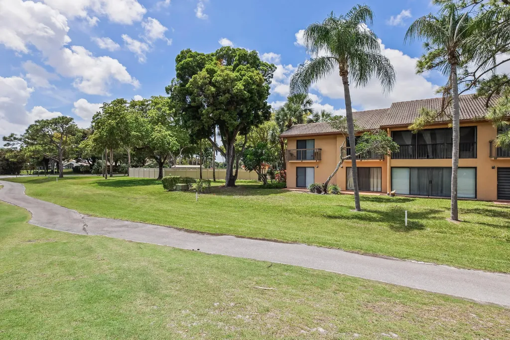 5338 S Fountains Drive Drive S Lake Worth FL 33467