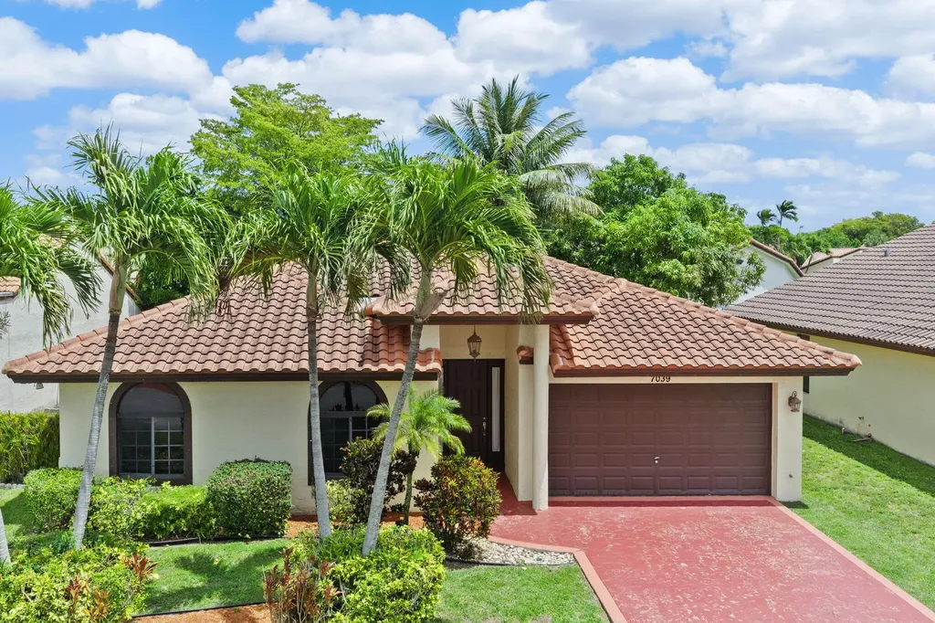 7039 Golf Pointe Circle Tamarac FL 33321