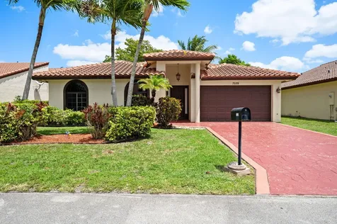 7039 Golf Pointe Circle Tamarac FL 33321
