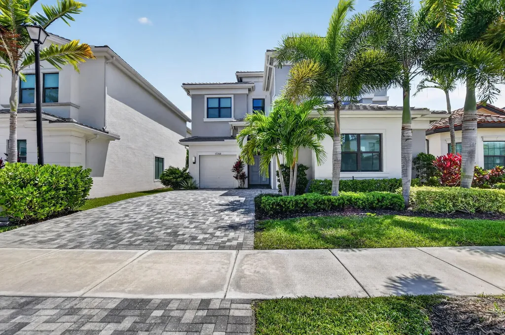 17358 Santaluce Manor Boca Raton FL 33496