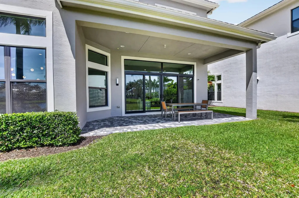17358 Santaluce Manor Boca Raton FL 33496