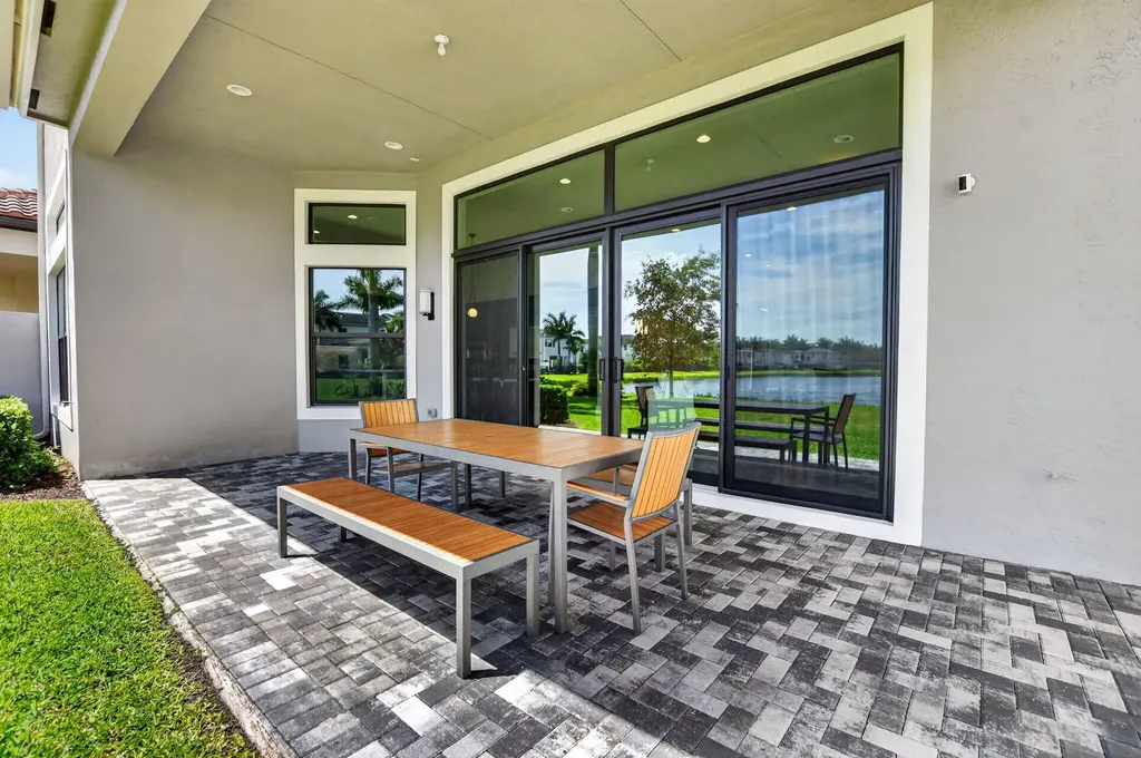 17358 Santaluce Manor Boca Raton FL 33496
