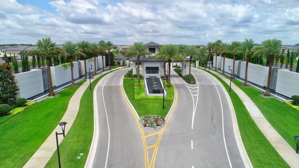 17358 Santaluce Manor Boca Raton FL 33496