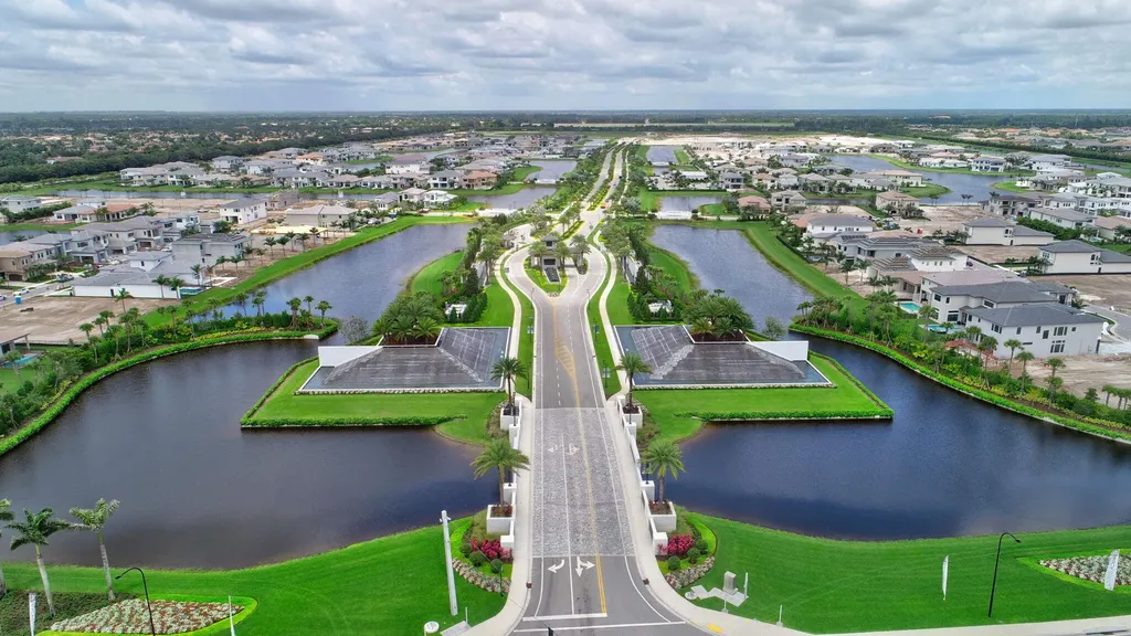 17358 Santaluce Manor Boca Raton FL 33496