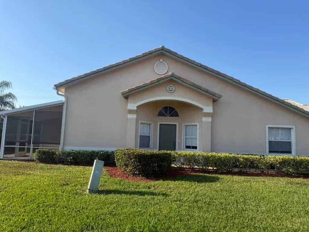 1948 Waterside Court E Wellington FL 33414