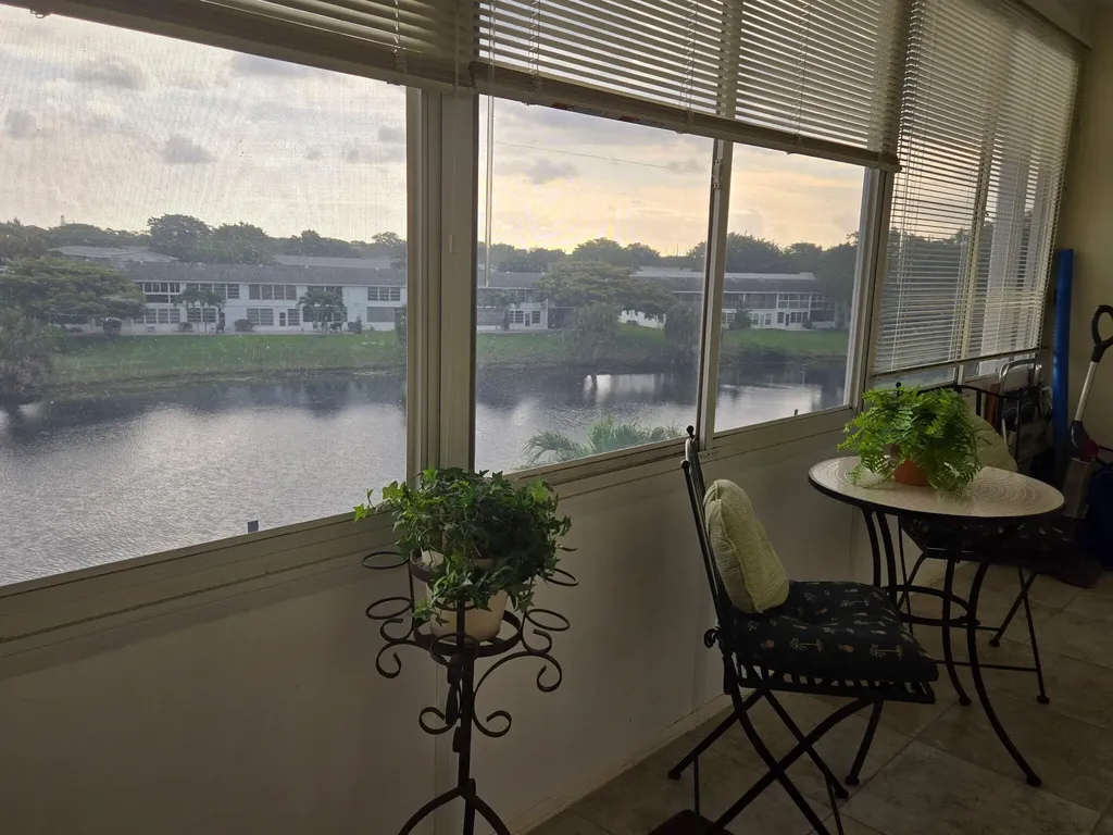 4047 N Newport N Deerfield Beach FL 33442