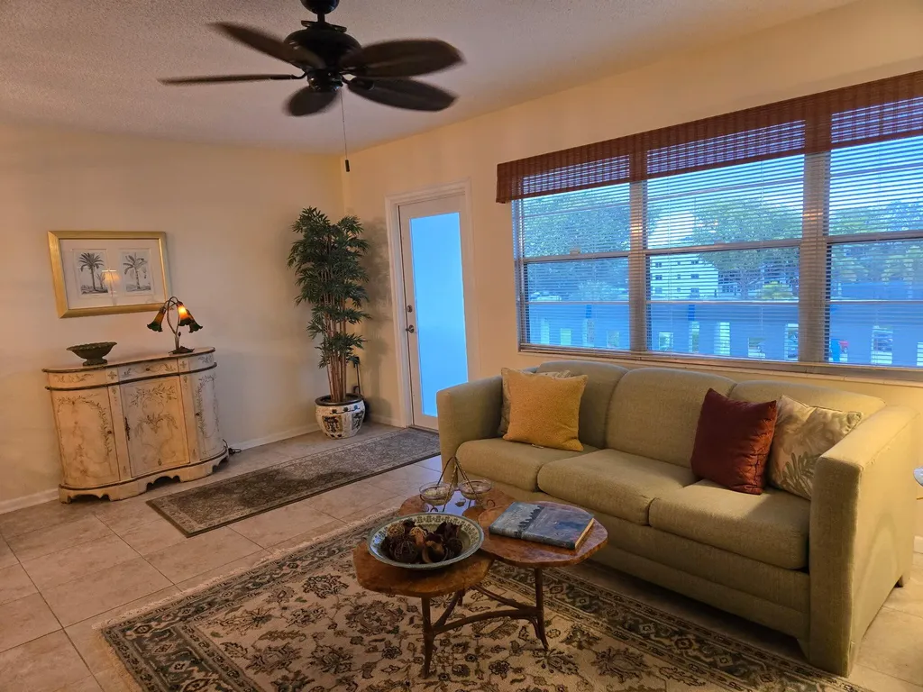 4047 N Newport N Deerfield Beach FL 33442