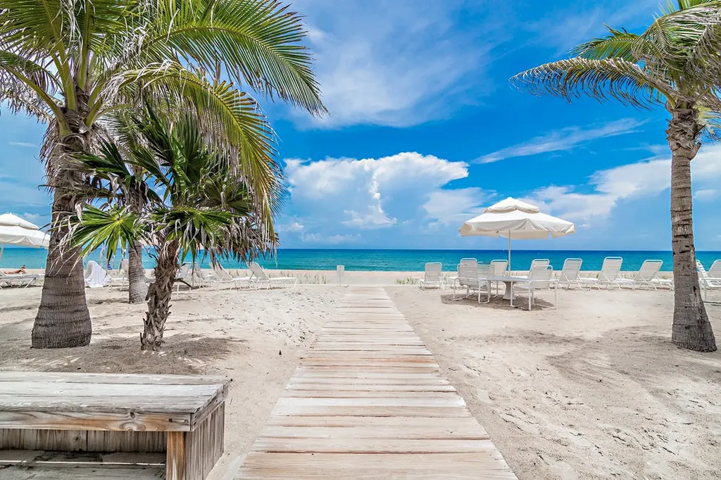 139 Sunrise Avenue Palm Beach FL 33480
