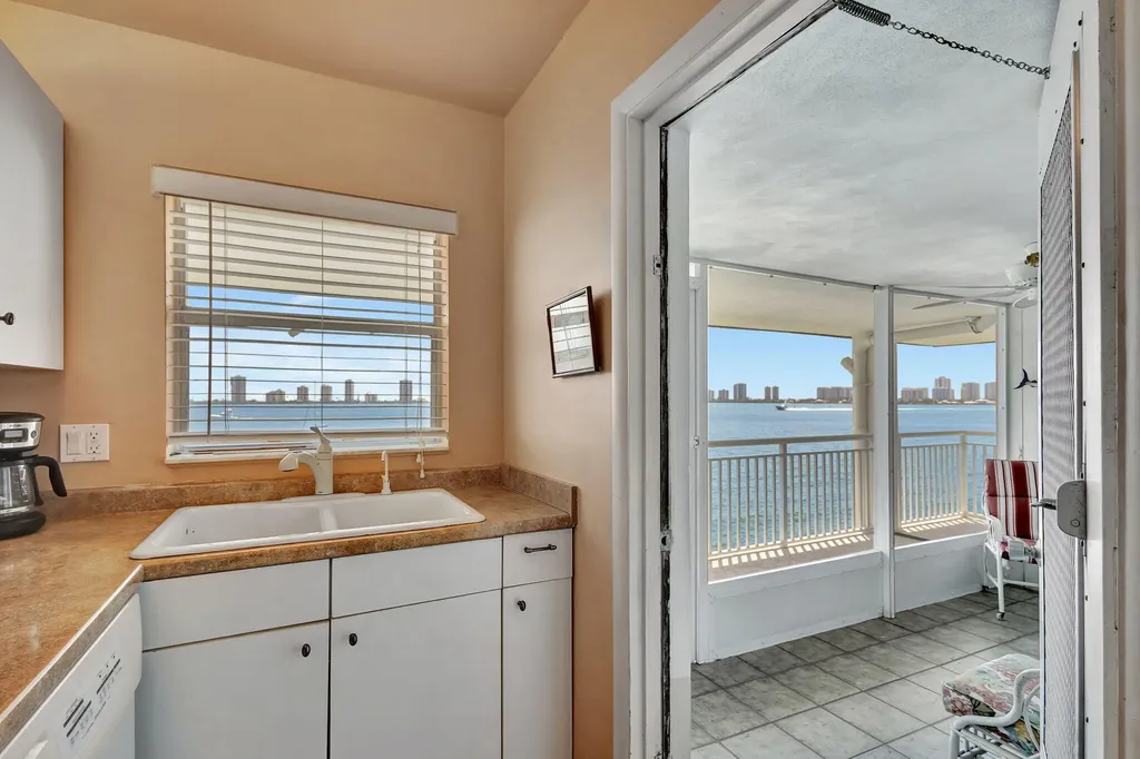 100 Shore Court North Palm Beach FL 33408