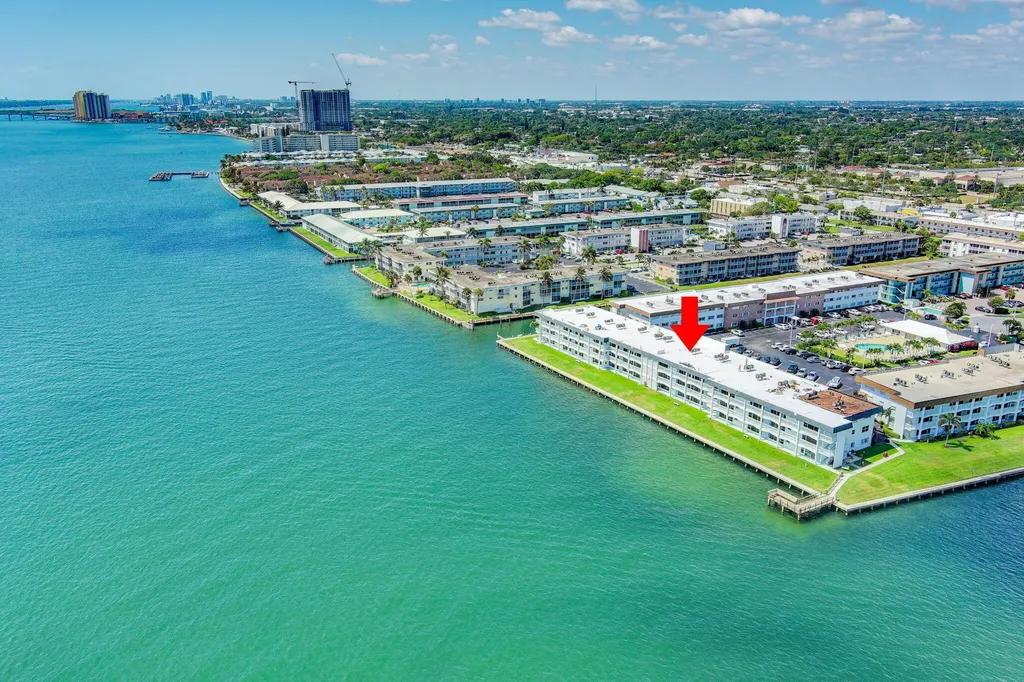 100 Shore Court North Palm Beach FL 33408