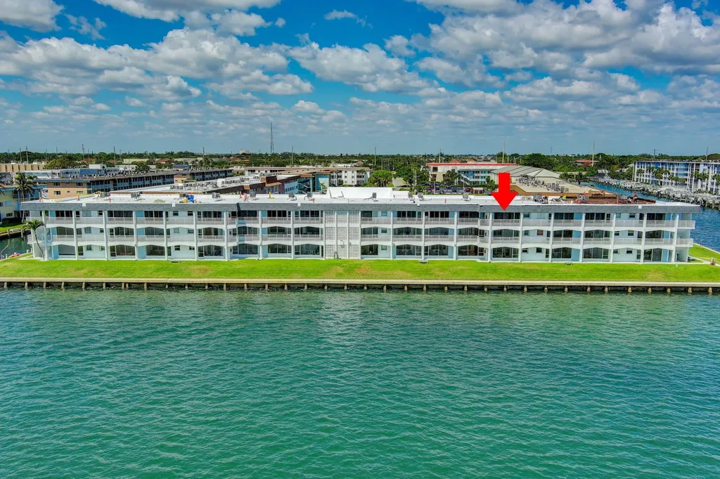 100 Shore Court North Palm Beach FL 33408