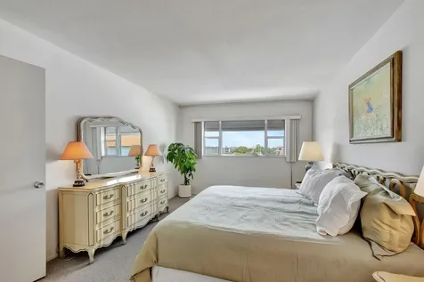 100 Shore Court North Palm Beach FL 33408