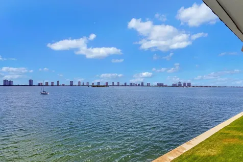 100 Shore Court North Palm Beach FL 33408