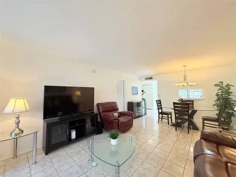 2901 NW 48th Avenue Lauderdale Lakes FL 33313