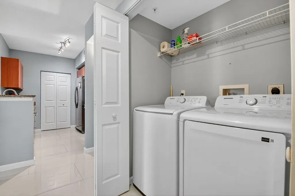 625 Casa Loma Boulevard Boynton Beach FL 33435