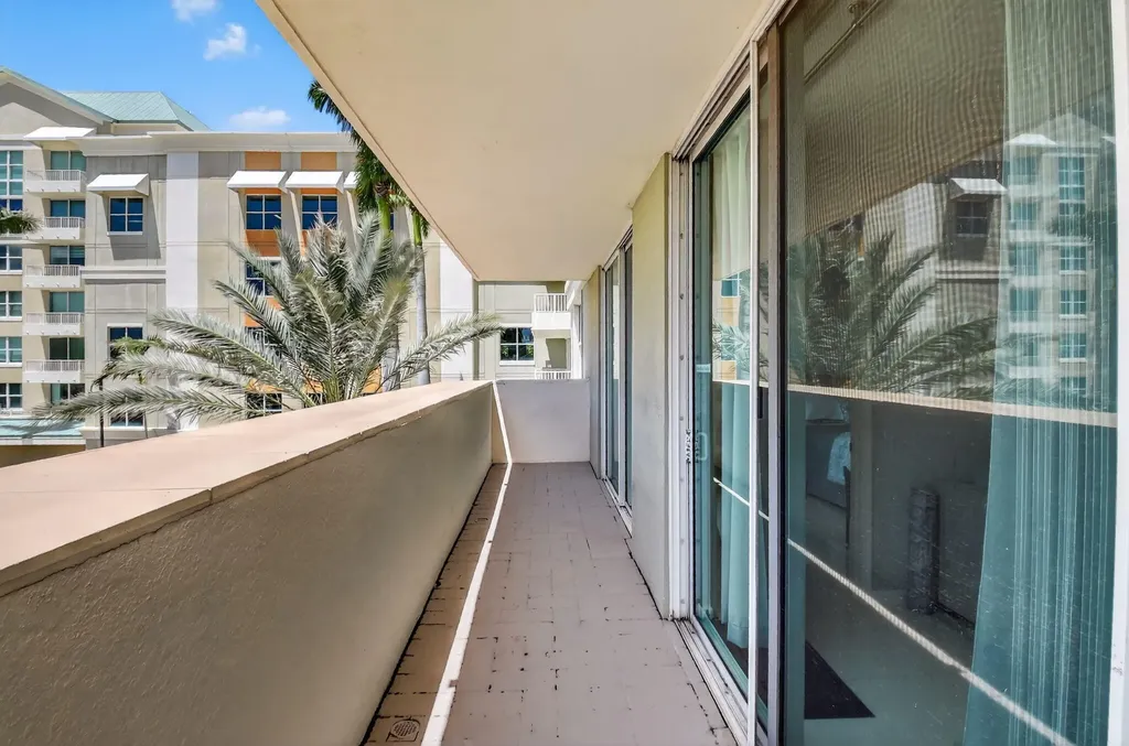 625 Casa Loma Boulevard Boynton Beach FL 33435