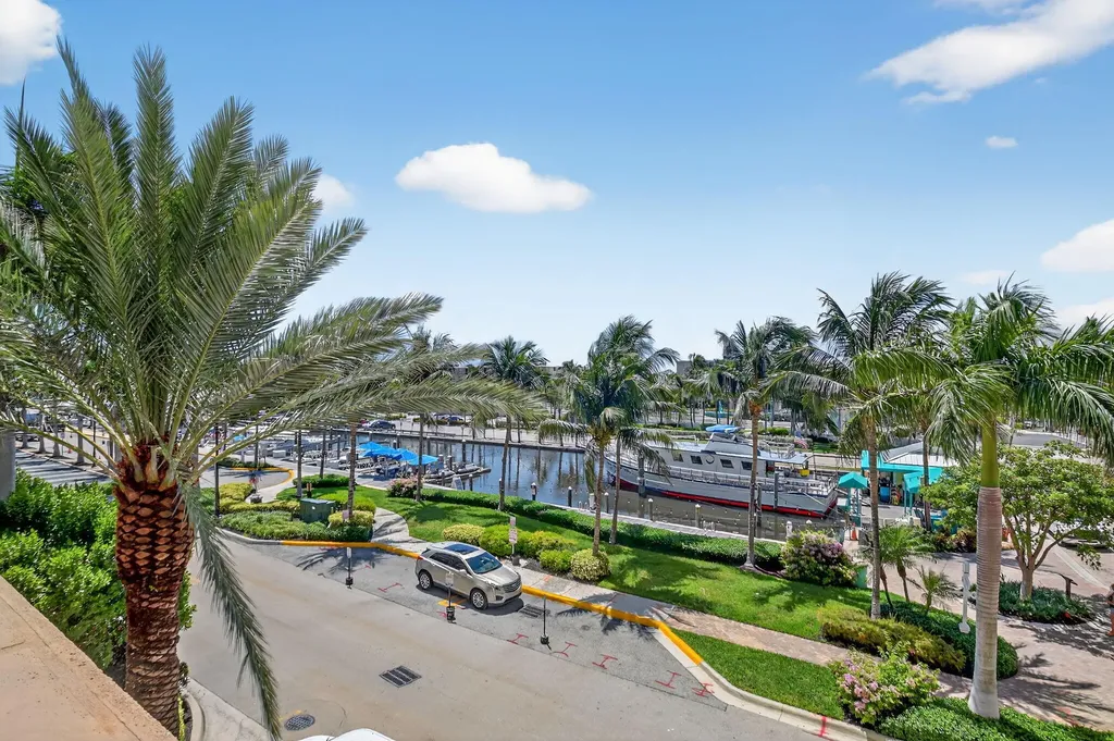 625 Casa Loma Boulevard Boynton Beach FL 33435