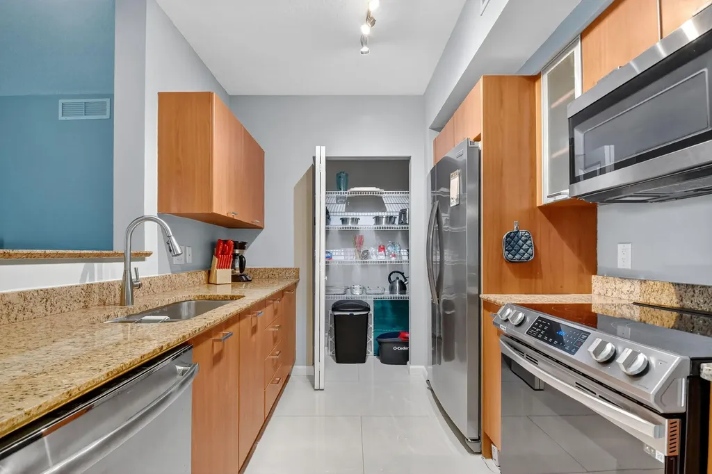 625 Casa Loma Boulevard Boynton Beach FL 33435