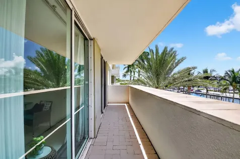 625 Casa Loma Boulevard Boynton Beach FL 33435