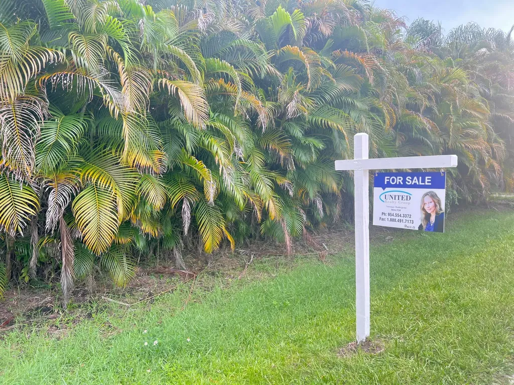 17254 32nd Lane N The Acreage FL 33470