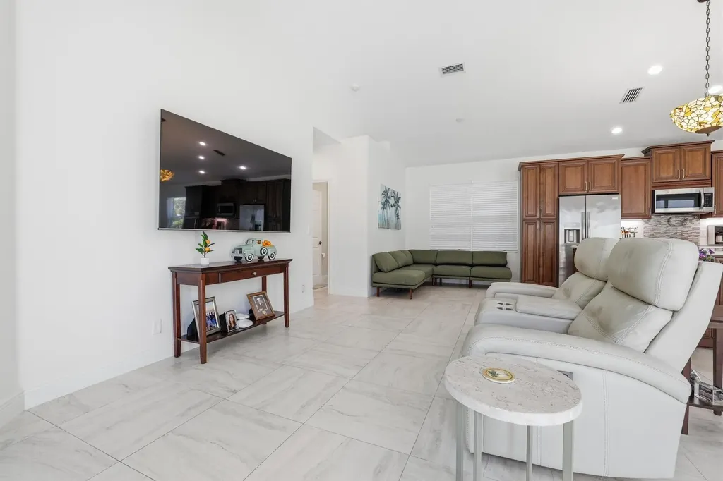 5056 Ventura Drive Delray Beach FL 33484