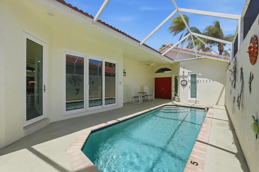 5056 Ventura Drive Delray Beach FL 33484