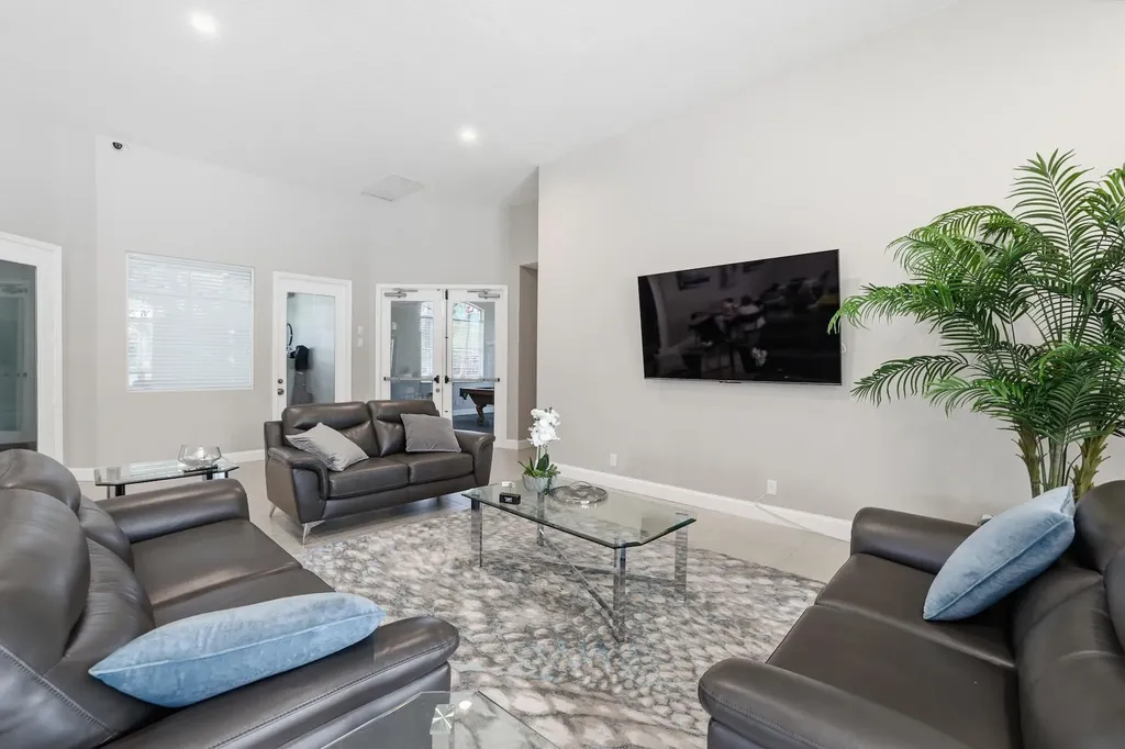 5056 Ventura Drive Delray Beach FL 33484