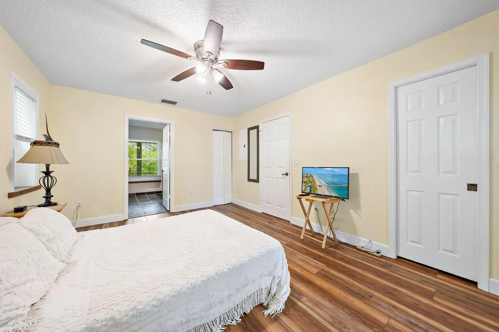 15740 N 99th Street Street N The Acreage FL 33412